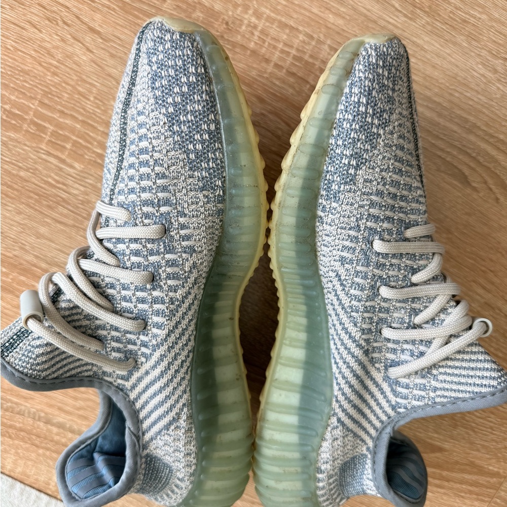 Yeezy boost men’s Athletic Shoes in Gray and Cream size 7.5 men’s - Picture 2 of 6